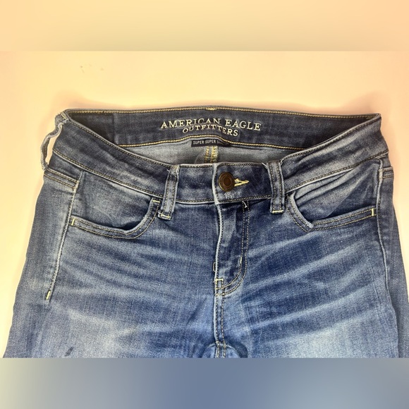 American Eagle Outfitters Women's Blue Jeans (F) - Picture 2 of 6